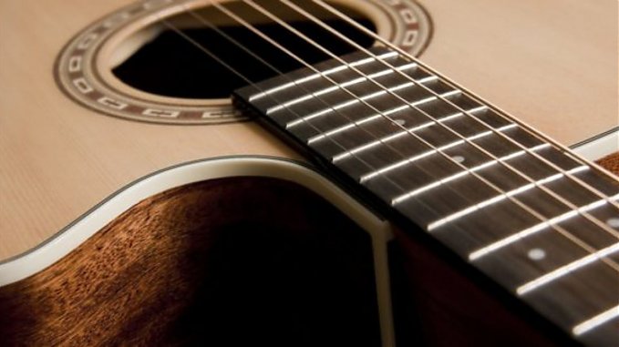 Gitara klasyczna a akustyczna – jaką wybrać?