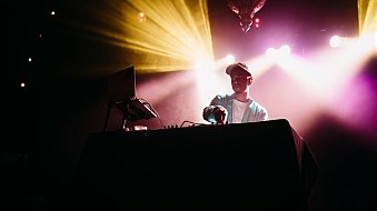 Oświetlenie dla DJ - jakie światła dla DJ’a?